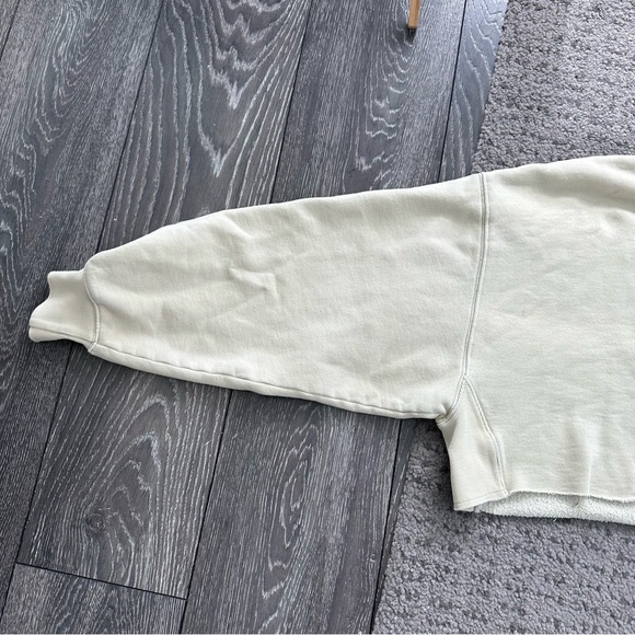 TNA Boyfriend Cropped sweatshirt - Picture 9 of 10